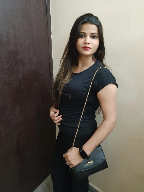 Lucknow aged housewife Call Girl